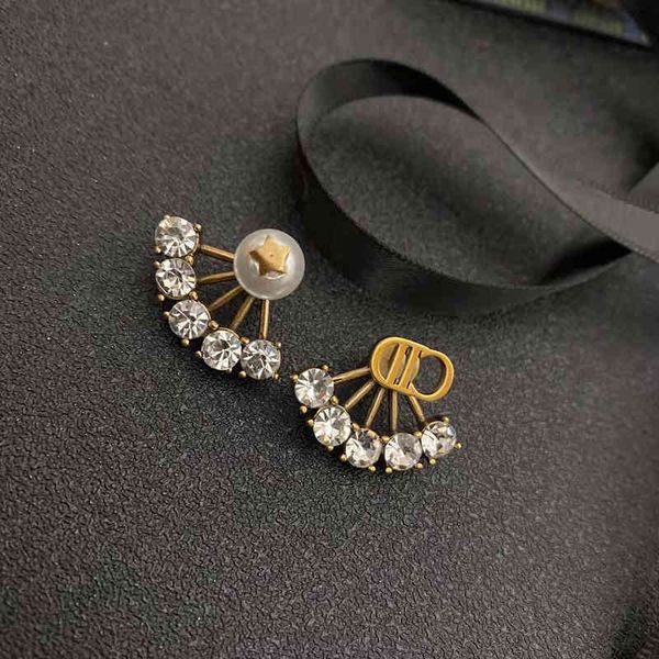 2022 factory wholesale new dijia new medieval vintage fan-shaped rhinestone earrings celebrities court style earrings net red, Golden
2022 factory wholesale new dijia new medieval vintage fan-shaped rhinestone earrings celebrities court style earrings net red, Golden