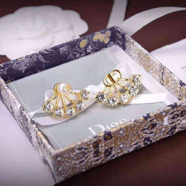 2022 factory wholesale new dijia antique bronze used freshwater pearl simple and versatile female diamond inlaid fan-shaped earrings, Golden
2022 factory wholesale new dijia antique bronze used freshwater pearl simple and versatile female diamond inlaid fan-shaped earrings, Golden