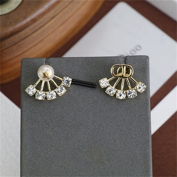 2022 36% off designer jewelry d family letter rhinestone women's new net red fashion versatile earrings, Golden
2022 36% off designer jewelry d family letter rhinestone women's new net red fashion versatile earrings, Golden