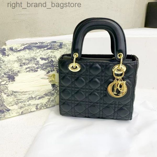2022 new trendy diana bag fashion niche all-match messenger bag women's totes handbag shoulder bag for ladies w220810
2022 new trendy diana bag fashion niche all-match messenger bag women's totes handbag shoulder bag for ladies w220810