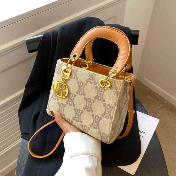 factory direct sale diana messenger 2022 new niche high sense hand womanly temperament fashionable versatile women's designer bag
factory direct sale diana messenger 2022 new niche high sense hand womanly temperament fashionable versatile women's designer bag