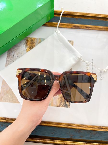b home european and american fan personality green plate square glasses ins face small sunglasses bv1159s, White;black
b home european and american fan personality green plate square glasses ins face small sunglasses bv1159s, White;black
