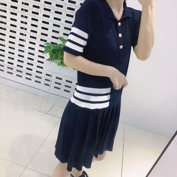 casual dresses designer 2022 summer new tb college style ice silk knitting short sleeve polo collar small man pleated skirt dress women', Black;gray
casual dresses designer 2022 summer new tb college style ice silk knitting short sleeve polo collar small man pleated skirt dress women', Black;gray