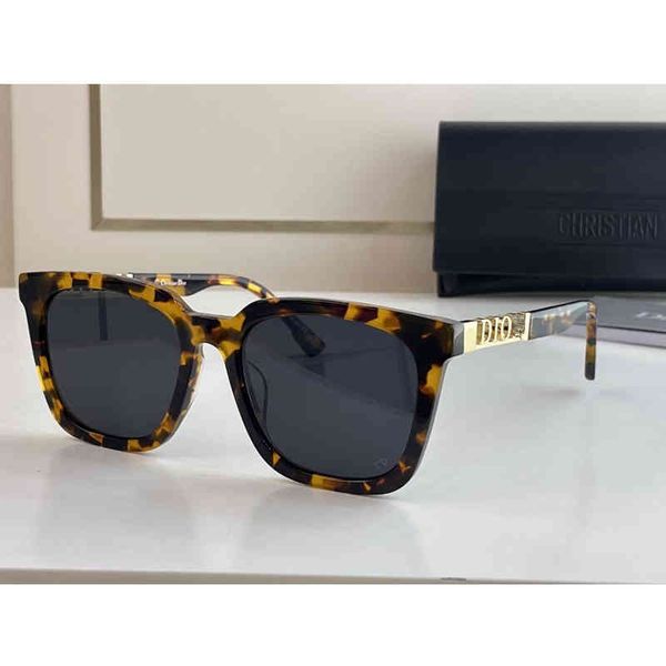 luxury brand designer fashion women sunglasses retro small square frame glass golden letter c sun d glasses men uv400, White;black
luxury brand designer fashion women sunglasses retro small square frame glass golden letter c sun d glasses men uv400, White;black