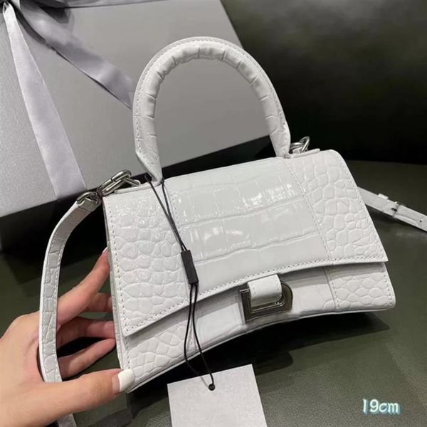 genuine leather shoulder crossbody bag purse tote half moon hobos hasp mini plain alligator crocodile clutch bags women luxury han195d, Black;red
genuine leather shoulder crossbody bag purse tote half moon hobos hasp mini plain alligator crocodile clutch bags women luxury han195d, Black;red