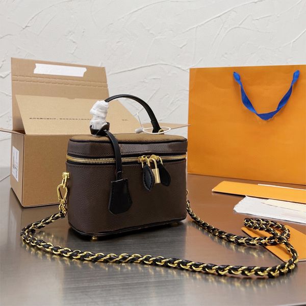 luxurys designer bags fashion leather tote handbags classic women shoulder bag letter crossbody bags messenger purses
luxurys designer bags fashion leather tote handbags classic women shoulder bag letter crossbody bags messenger purses