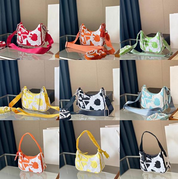 multicolor fashion half moon messenger bags adjustable shoulder straps axillary package ladies zipper shoulder bag letter printing handbag
multicolor fashion half moon messenger bags adjustable shoulder straps axillary package ladies zipper shoulder bag letter printing handbag