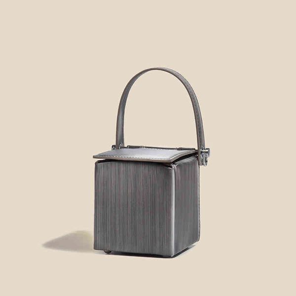 gujia niche design 2022 new summer portable xiaofang single piece oblique span chain bag women luxury designer
gujia niche design 2022 new summer portable xiaofang single piece oblique span chain bag women luxury designer
