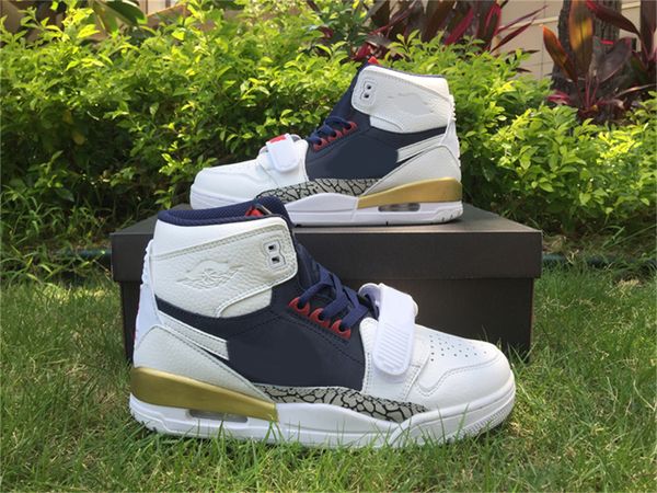 legacy 312 authentic basketball shoes av3922-101 white/midnight navy-varsity red men sneakers with original box
legacy 312 authentic basketball shoes av3922-101 white/midnight navy-varsity red men sneakers with original box