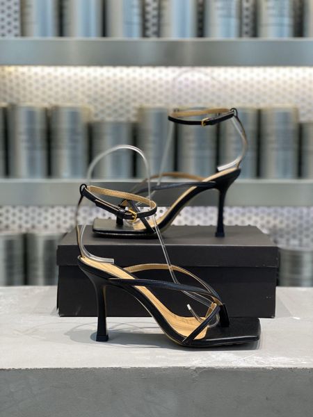 designer women stretch sandals leather high heels summer ladies fashion flat woven slipper woman shoes with box size 35-40 flm, Black
designer women stretch sandals leather high heels summer ladies fashion flat woven slipper woman shoes with box size 35-40 flm, Black