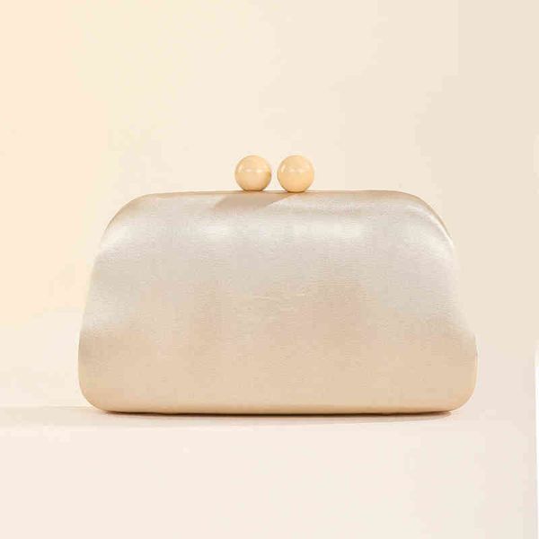 evening bags handbag designer women tote 2022 new silk simulation messenger shoulder bag fashion solid color clutch bag crossbody 220629
evening bags handbag designer women tote 2022 new silk simulation messenger shoulder bag fashion solid color clutch bag crossbody 220629