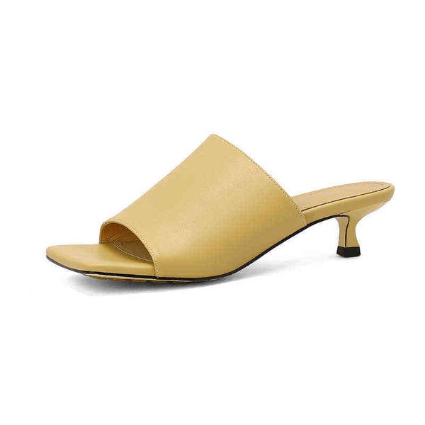 summer new ins net red square head wearing off-line slippers women's thin heel middle heel open toe cool slippers, Black
summer new ins net red square head wearing off-line slippers women's thin heel middle heel open toe cool slippers, Black