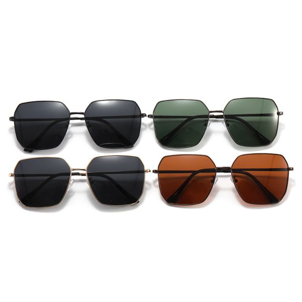 2022 new men's polarized sunglasses classic personality outdoor box uv resistant sunglasses single beam, White;black
2022 new men's polarized sunglasses classic personality outdoor box uv resistant sunglasses single beam, White;black