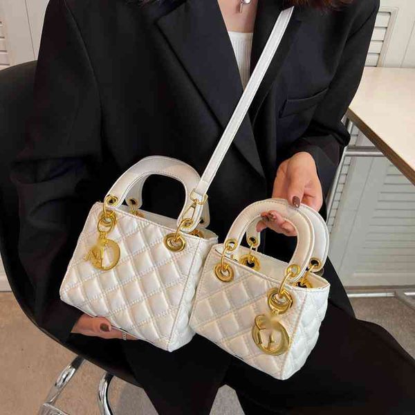 factory direct sale texture niche women's summer 2022 new versatile fashion temperament portable diana foreign gas messenger designer b
factory direct sale texture niche women's summer 2022 new versatile fashion temperament portable diana foreign gas messenger designer b