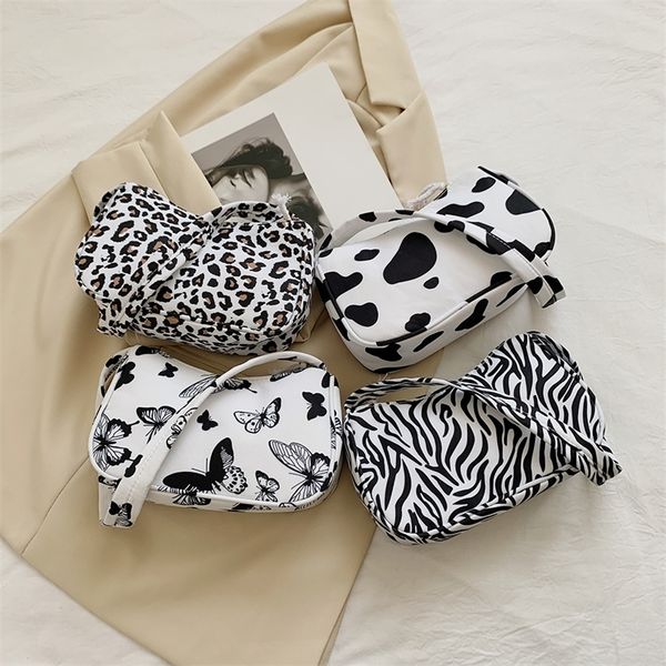 animal pattern print canvas shoulder underarm bag vintage ladies small purse handbags casual allmatch fashion women square bags 220804
animal pattern print canvas shoulder underarm bag vintage ladies small purse handbags casual allmatch fashion women square bags 220804