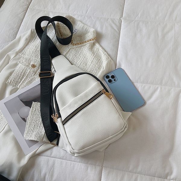 fashion women's messenger bags japanese small shoulder bag casual woman brand leather new winter chest bag popular solid color waist ba
fashion women's messenger bags japanese small shoulder bag casual woman brand leather new winter chest bag popular solid color waist ba