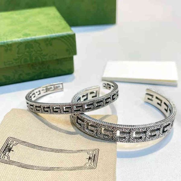 2022 factory wholesale new 1.1 high version wall square lattice wide narrow men's and women's used bracelet, Black
2022 factory wholesale new 1.1 high version wall square lattice wide narrow men's and women's used bracelet, Black