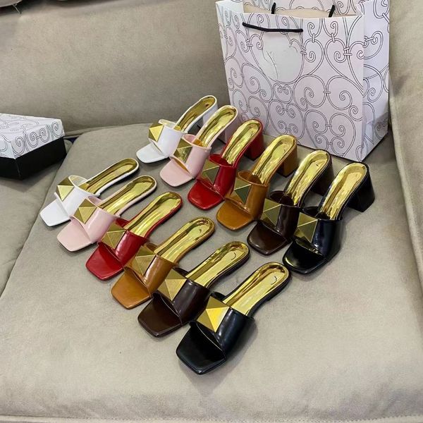 2022 new summer slippers op57 leather fashion casual soft soles non slip out flat thick heel with open toe rivets one word slippers for wome, Black
2022 new summer slippers op57 leather fashion casual soft soles non slip out flat thick heel with open toe rivets one word slippers for wome, Black