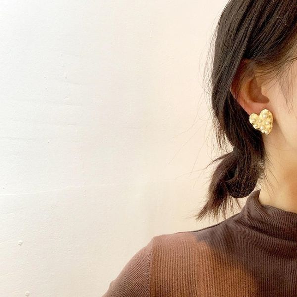 jp28 s925 silver needle korean ins wind fold love pearl earrings personality trendy metallic earrings women 220526, Golden;silver
jp28 s925 silver needle korean ins wind fold love pearl earrings personality trendy metallic earrings women 220526, Golden;silver