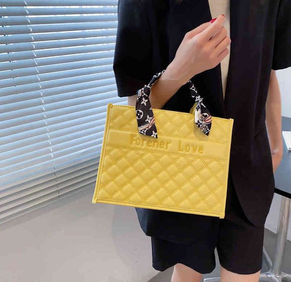 72% off outlet store fashion handbag summer commuting bag large capacity fashionable foreign style tote bag
72% off outlet store fashion handbag summer commuting bag large capacity fashionable foreign style tote bag