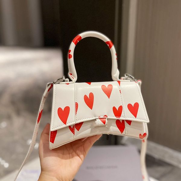 loving heart designer bag fashion handbags women totes cross body half moon luxury genuine leather classic retro purse wallets handle square
loving heart designer bag fashion handbags women totes cross body half moon luxury genuine leather classic retro purse wallets handle square