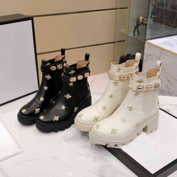 2021 designer women boots platform chunky heel martin boot genuine leather bee star shoes deserts winter outdoor lady party buckle ankle, Black 
2021 designer women boots platform chunky heel martin boot genuine leather bee star shoes deserts winter outdoor lady party buckle ankle, Black