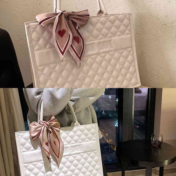 large capacity new women's wide lattice shoulder women holiday beach casual tote handle bags fashion ladies
large capacity new women's wide lattice shoulder women holiday beach casual tote handle bags fashion ladies