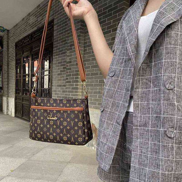 2021 new luxury handbags fashion multi-zipper messenger bag retro printing ladies large capacity shoulder bag g220506
2021 new luxury handbags fashion multi-zipper messenger bag retro printing ladies large capacity shoulder bag g220506