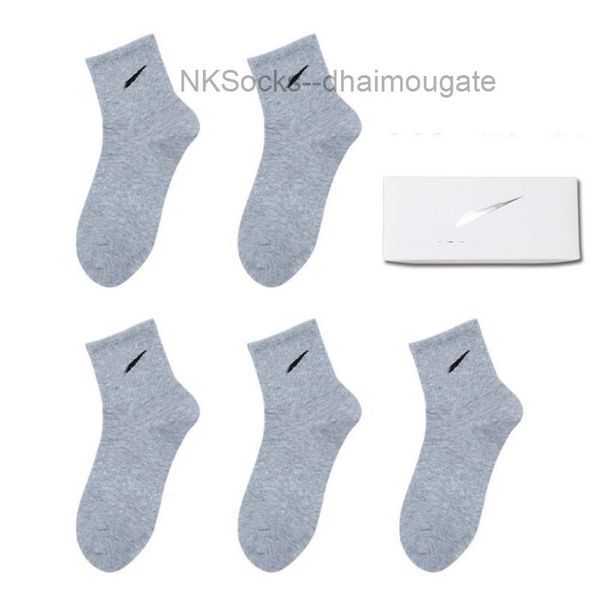fashion classic men's socks gift box stockings hook brand black white gray medium tube sports cotton sweat absorbing sock men women lux
fashion classic men's socks gift box stockings hook brand black white gray medium tube sports cotton sweat absorbing sock men women lux