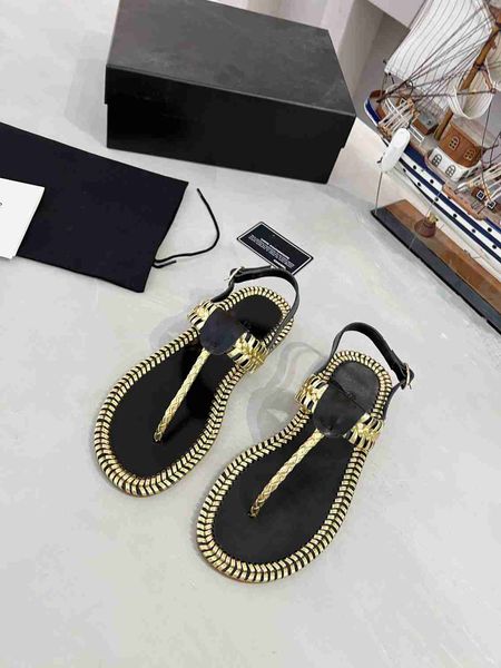 2022 famous brand summer new women's flip flops designer sandals elling fashion flat classic luxury casual hand woven genuine leather s, Black
2022 famous brand summer new women's flip flops designer sandals elling fashion flat classic luxury casual hand woven genuine leather s, Black