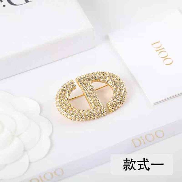 fashion new jewelry trend luxury brand designer wholesale d star's same net red inlaid with diamond pearl return pin big foreign high-g, Silver
fashion new jewelry trend luxury brand designer wholesale d star's same net red inlaid with diamond pearl return pin big foreign high-g, Silver