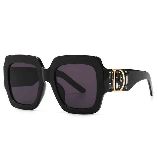 6919 wide leg square diamond sunglass, White;black