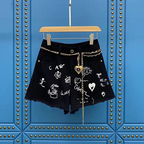women's shorts designer 6040303 women's pants 2022 summer small fragrance hand-painted graffiti with rough edges and long legs bla, White;black
women's shorts designer 6040303 women's pants 2022 summer small fragrance hand-painted graffiti with rough edges and long legs bla, White;black