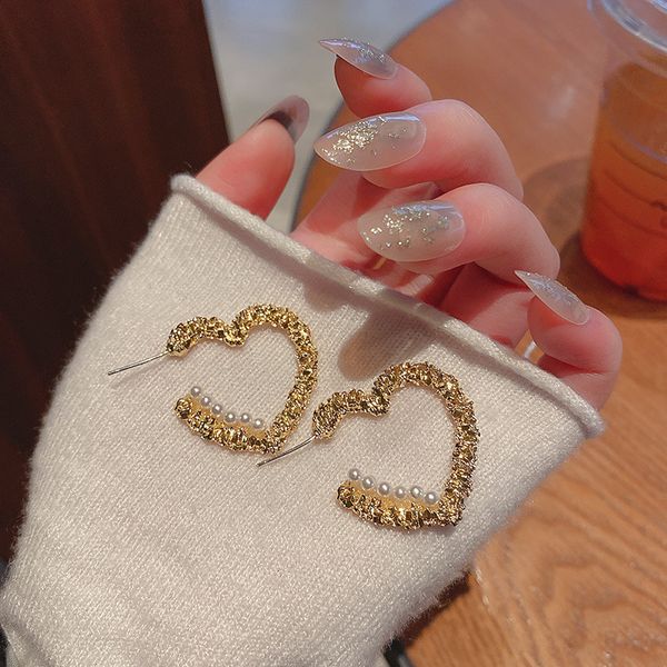925 silver needle korean minimalist design heart pearl earrings elegant and personalized earrings fashion trending stud eardrop for women, Golden
925 silver needle korean minimalist design heart pearl earrings elegant and personalized earrings fashion trending stud eardrop for women, Golden