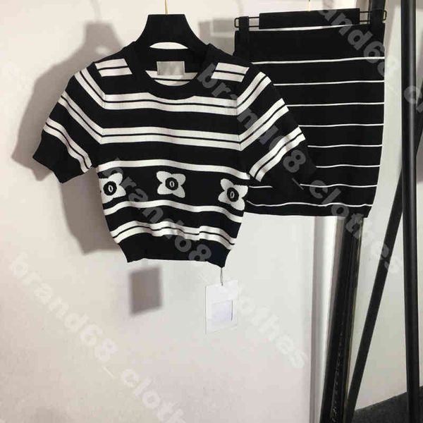 women slim skirts outfits wool knit short sleeve sweater shirt stripes hip wrap skirt shorts casual luxury turtleneck two piece suit designe, White
women slim skirts outfits wool knit short sleeve sweater shirt stripes hip wrap skirt shorts casual luxury turtleneck two piece suit designe, White