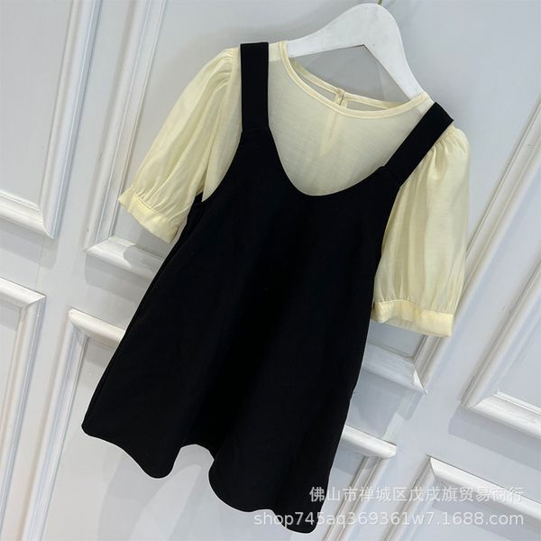 girl's small fragrance short sleeve bottoming shirt vest two-piece set of soft comfortable pullover, White
girl's small fragrance short sleeve bottoming shirt vest two-piece set of soft comfortable pullover, White