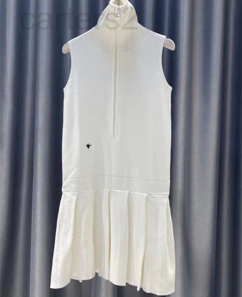 women's knits & tees designer straight 2022 early summer new casual temperament embroidery knitted v-neck half cardigan zipper sleevele, White
women's knits & tees designer straight 2022 early summer new casual temperament embroidery knitted v-neck half cardigan zipper sleevele, White