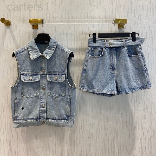 two piece dress designer 2022 summer new handsome girl wash water little bee embroidered denim vest + belt shorts versatile 65fw, White
two piece dress designer 2022 summer new handsome girl wash water little bee embroidered denim vest + belt shorts versatile 65fw, White