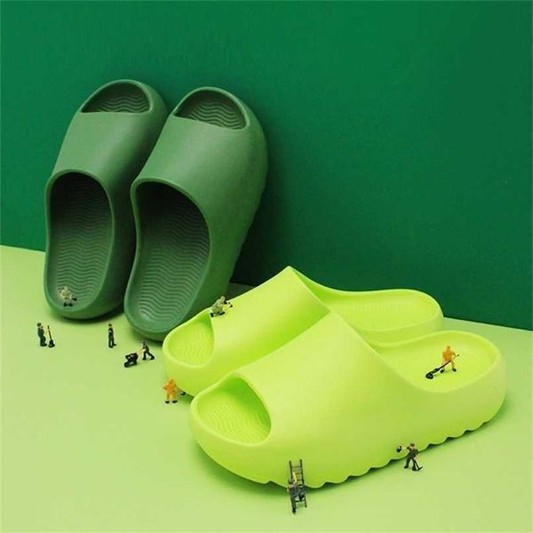 summer solid girls boys slippers eva soft sole pool slippers for children anti slip waterproof outdoor bedroom kids beach shoes 220708, Black;grey
summer solid girls boys slippers eva soft sole pool slippers for children anti slip waterproof outdoor bedroom kids beach shoes 220708, Black;grey