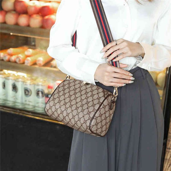 fashion trend new ladies luxury brand designer bag wholesale camera printed single shoulder women's style
fashion trend new ladies luxury brand designer bag wholesale camera printed single shoulder women's style