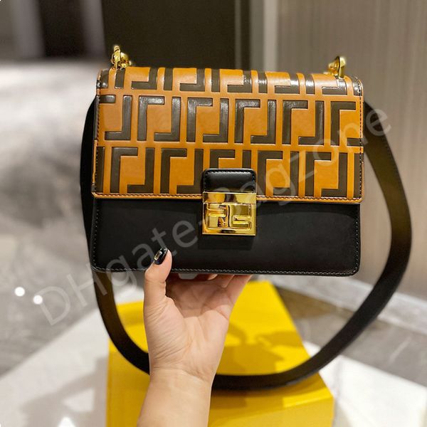 2022 new shoulder bag ladies diagonal bag imported high end fabric two color stitching letter printing fashion retro
2022 new shoulder bag ladies diagonal bag imported high end fabric two color stitching letter printing fashion retro
