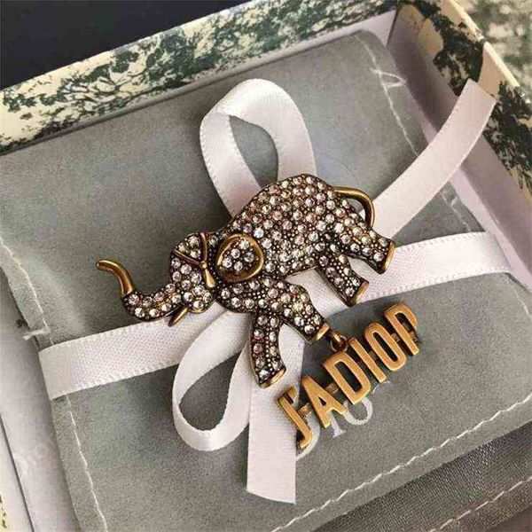 50% off online high-end version letter round eared elephant brooch female full diamond dress decoration, Gray
50% off online high-end version letter round eared elephant brooch female full diamond dress decoration, Gray