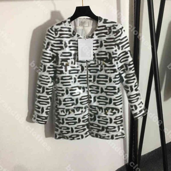 fashion women designer jackets long sleeves blazers crew necks sequin embroidered coats logo ch..el brands ins ladies streetwear trending, Black;brown
fashion women designer jackets long sleeves blazers crew necks sequin embroidered coats logo ch..el brands ins ladies streetwear trending, Black;brown