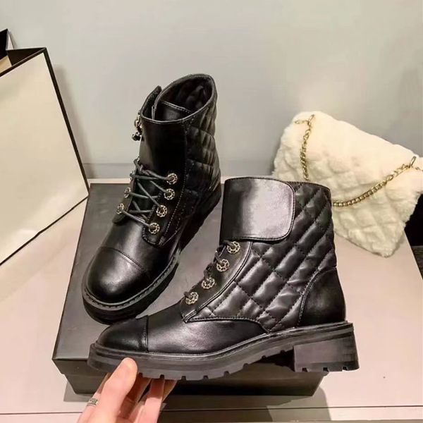 heavy duty beige chunky platform boots leather lace-up shoes combat boot chains buckle low heel martin booties ankle luxury designers brands, Black
heavy duty beige chunky platform boots leather lace-up shoes combat boot chains buckle low heel martin booties ankle luxury designers brands, Black
