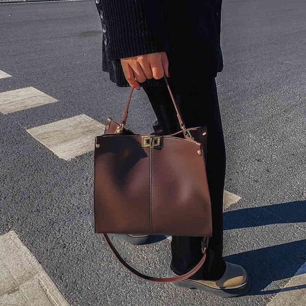 fashion women's new high-quality versatile bag luxury designer atmospheric style bucket fashion large capacity single shoulder
fashion women's new high-quality versatile bag luxury designer atmospheric style bucket fashion large capacity single shoulder