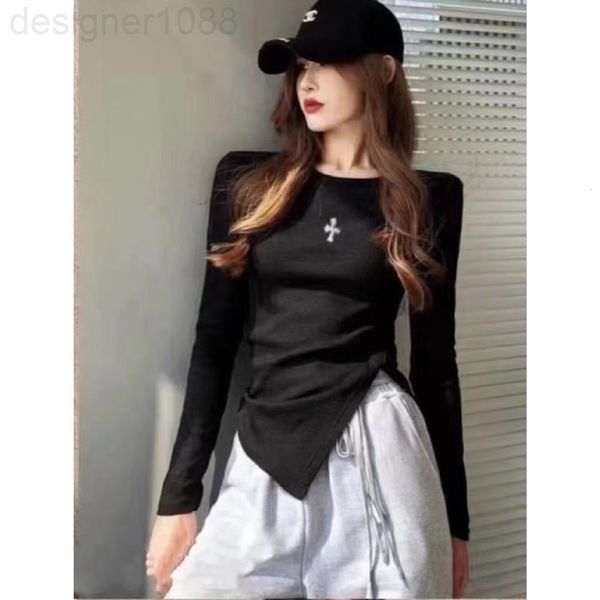 women's t-shirt designer spring and summer new slit long sleeve sweater embroidered cross round neck basic style is extremely thin 8pga, White
women's t-shirt designer spring and summer new slit long sleeve sweater embroidered cross round neck basic style is extremely thin 8pga, White