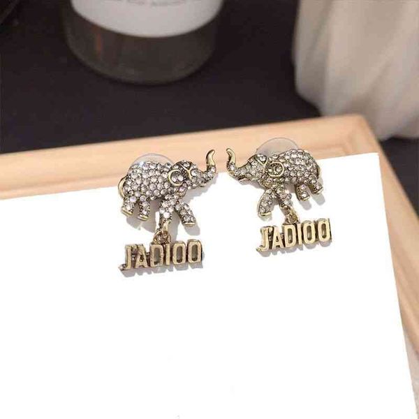 cold wind full of diamond elephant 2022 new trend letter earrings, Golden 
cold wind full of diamond elephant 2022 new trend letter earrings, Golden