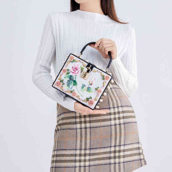 evening bag snakeskin pattern box clutch bag women 2022 elegant retro 3d floral diamond wedding wallet ladie pearl shoulder bag 220622
evening bag snakeskin pattern box clutch bag women 2022 elegant retro 3d floral diamond wedding wallet ladie pearl shoulder bag 220622