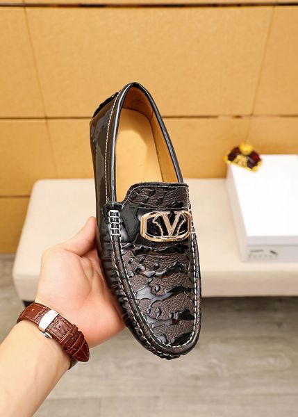 2022 mens dress shoes slip on wedding flats casual gommino driving shoes male brand designer summer snakeskin loafers size 38-44, Black
2022 mens dress shoes slip on wedding flats casual gommino driving shoes male brand designer summer snakeskin loafers size 38-44, Black