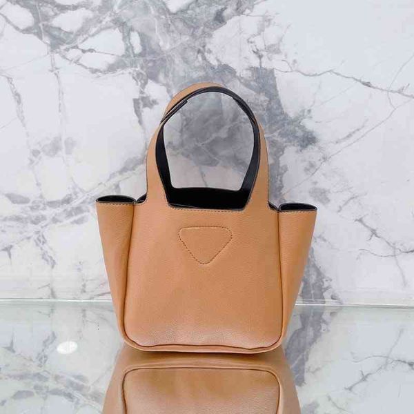 totes luxuries designers women bag shopping handbag leather luxury crossbody basket female purses 220402
totes luxuries designers women bag shopping handbag leather luxury crossbody basket female purses 220402